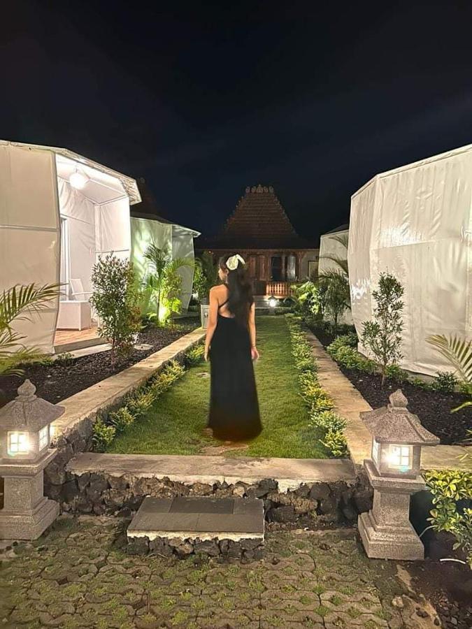 Starlake Villa & Glamping Kubupenlokan Ngoại thất bức ảnh