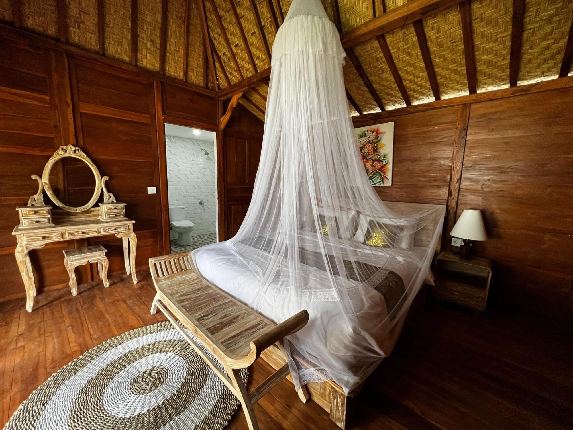 Starlake Villa & Glamping Kubupenlokan Ngoại thất bức ảnh