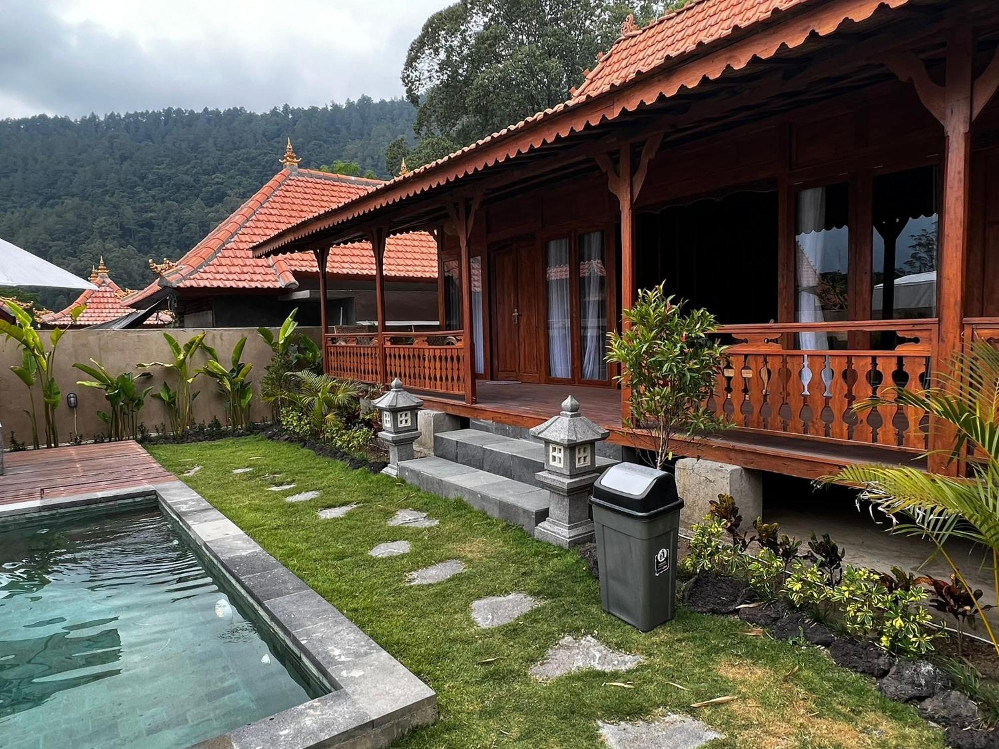 Starlake Villa & Glamping Kubupenlokan Ngoại thất bức ảnh