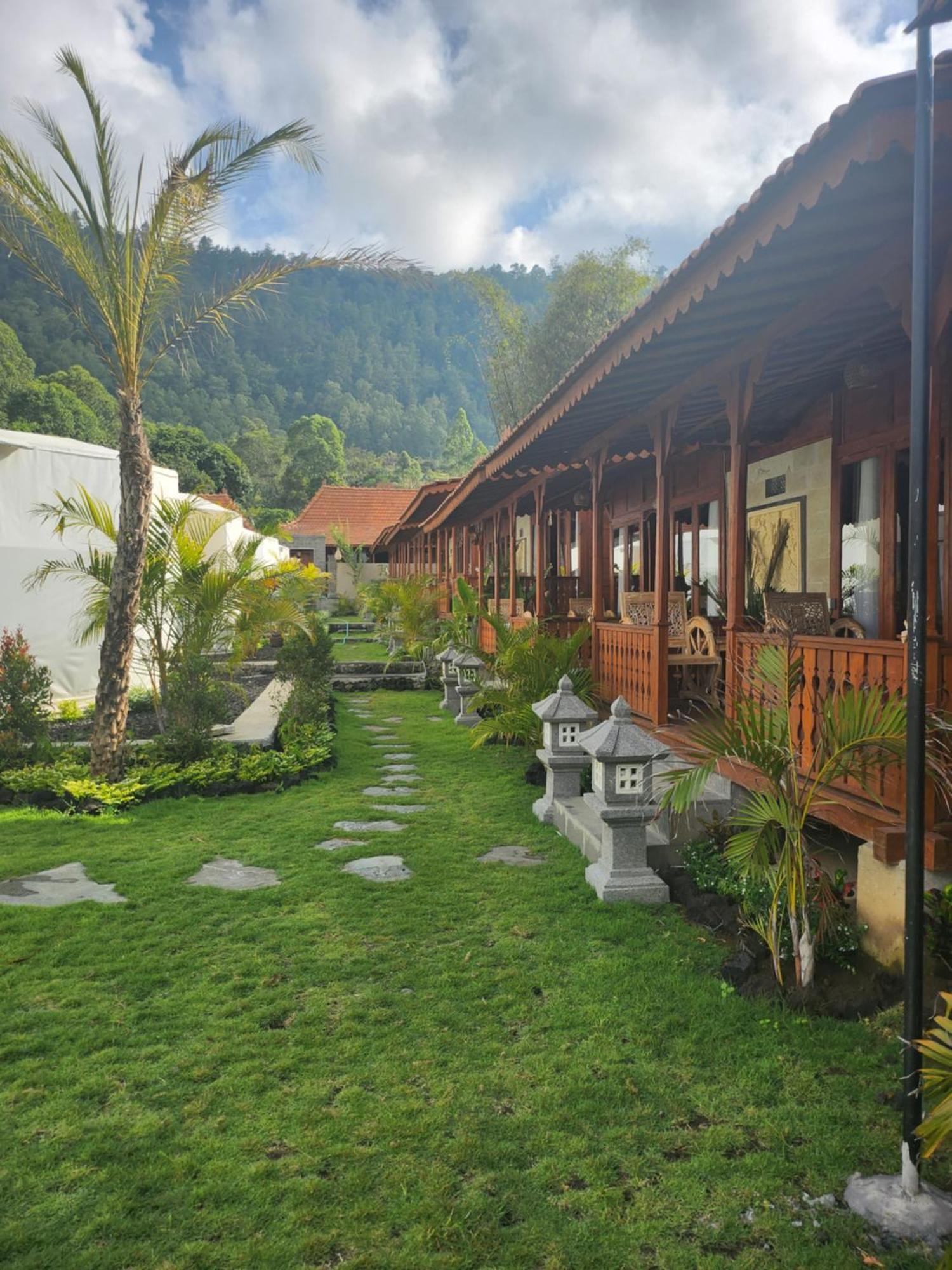 Starlake Villa & Glamping Kubupenlokan Ngoại thất bức ảnh