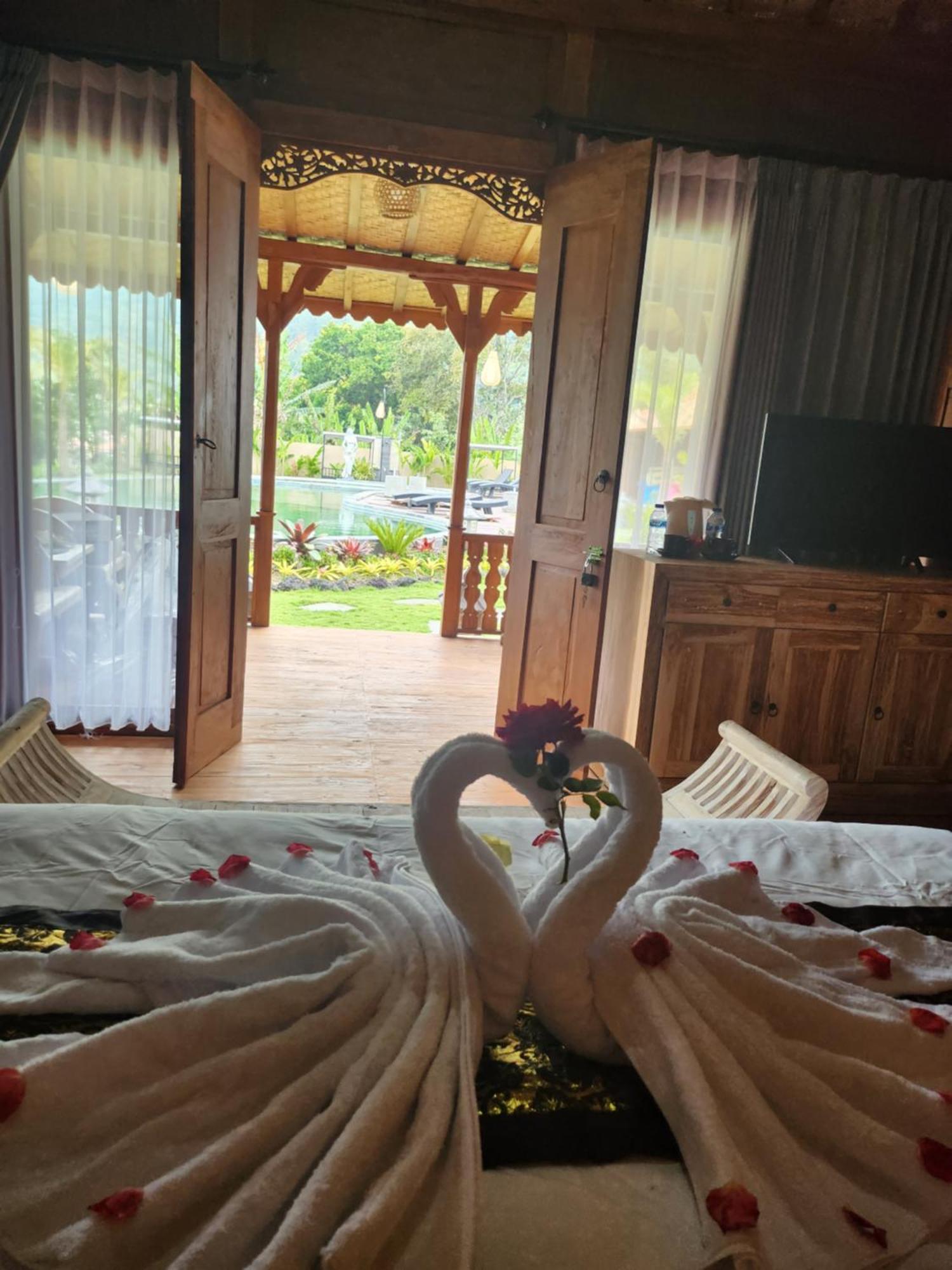 Starlake Villa & Glamping Kubupenlokan Phòng bức ảnh